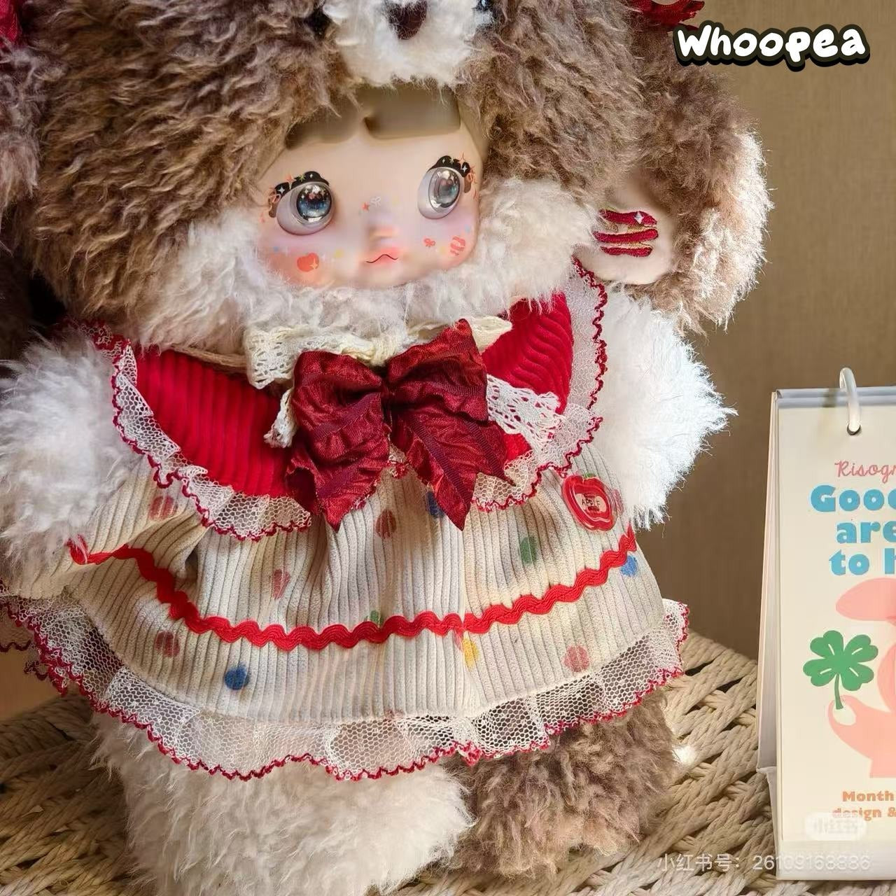 Nommi 400% Have a Bite of the Apple Series Plush, Exclusive