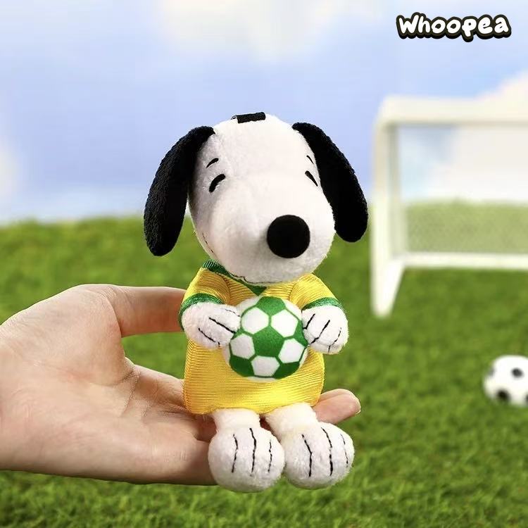 VIPO × PEANUTS Snoopy Football Series Plush Pendant Blind Box