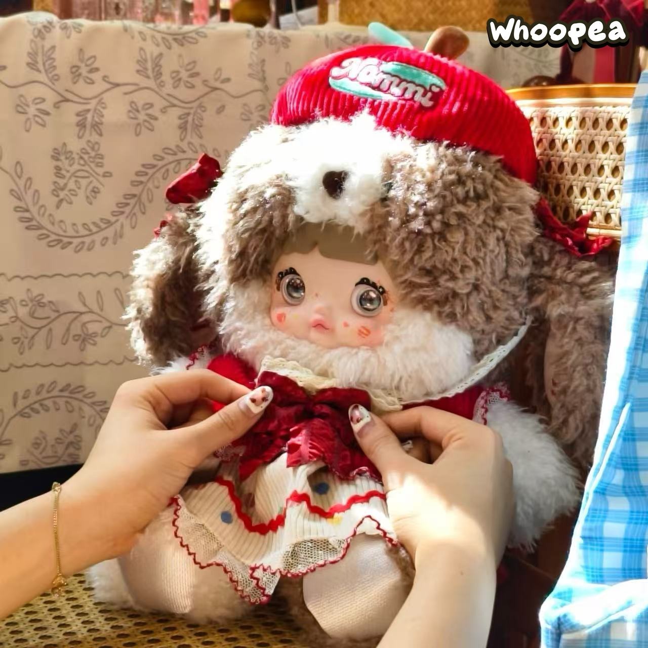 Nommi 400% Have a Bite of the Apple Series Plush, Exclusive