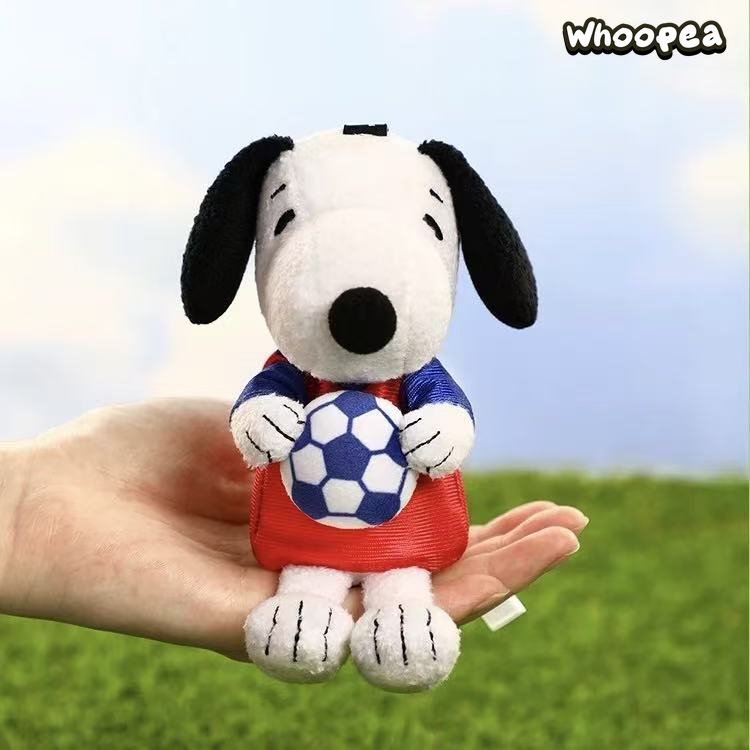 VIPO × PEANUTS Snoopy Football Series Plush Pendant Blind Box